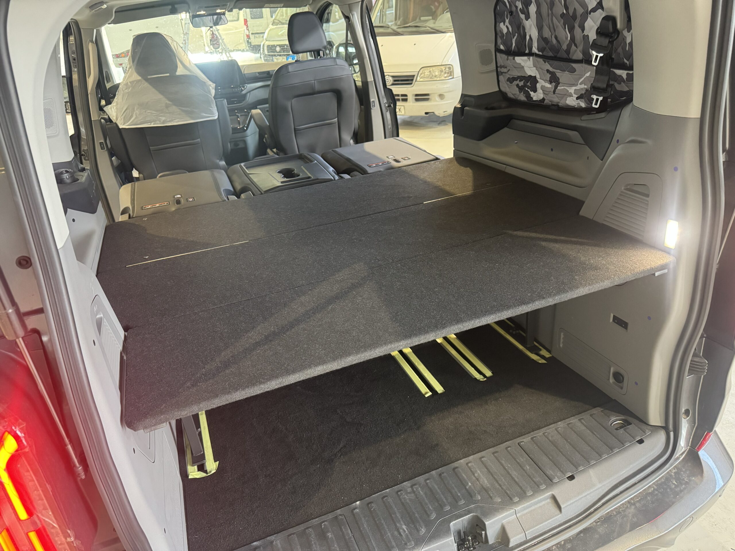 Kit de cama para Ford Tourneo Custom 2023-actual (Corta)