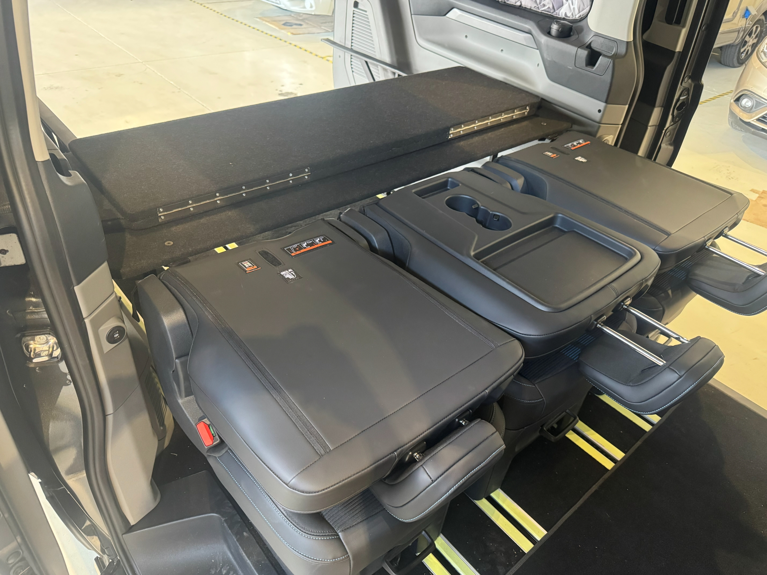 Bed kit for Ford Tourneo Custom 2023-present (Short wheelbase)